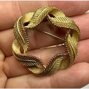 Gold Tone Round Leaf Vintage Brooch